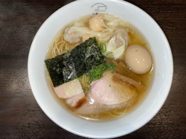 「特製ワンタン麺 ハーフ 白だし(¥1,220) 味玉(¥120)」@八雲の写真