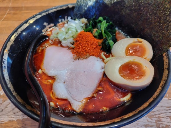 「辛辛家　※麺：硬め＆辛さ：普通　＋濃厚味玉：サービス」@吉祥寺武蔵家 松本店の写真