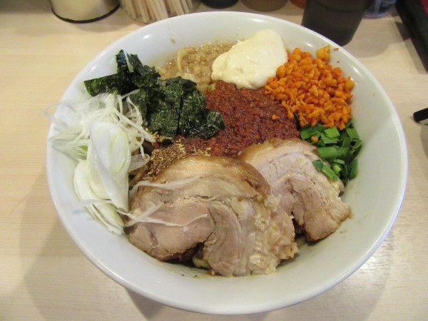 「限定　台湾まぜそば（１１５０円）＋豚マシ１５０円」@鷹の目 蒲田店の写真