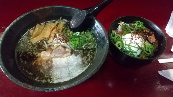 「因幡醤油らーめん700円、ハーフ煮豚丼300円」@らーめん 因幡の写真