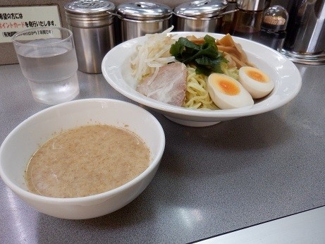 「冷やしざる（みそゴマだれ）らーめん　麺　普　１コ」@ラーメン道楽 渋谷店の写真