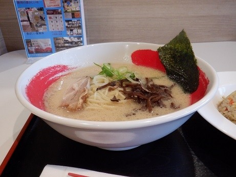 「とんこつラーメン」@日本平食堂の写真