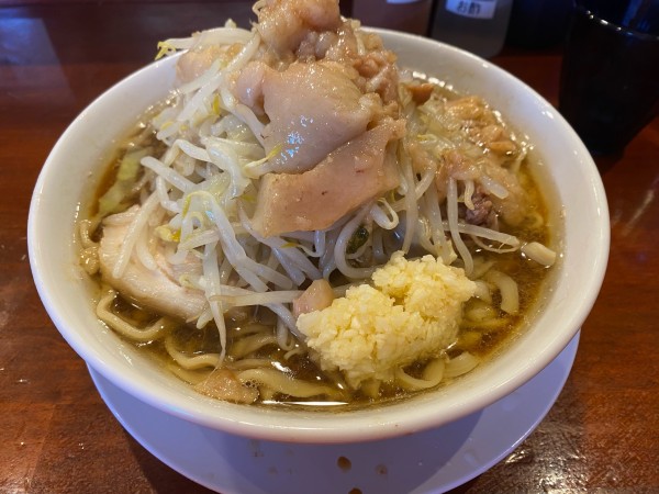 「ラーメン少なめ、豚1枚　アブラ少なめ+ニンニク」@豚ノヴァ 国分寺本店の写真