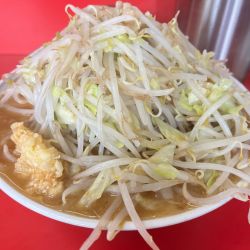 ラーメン中