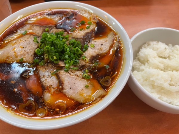 「チャーシュウメン辛口&ごはん」@日陰の写真