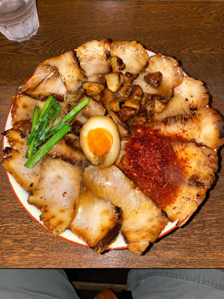 「焼豚ラーメン大盛肉盛りにんにく大辛¥1,300円」@焼豚ラーメン 三條の写真