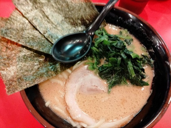 「ほうれん草ラーメン醤油」@横浜家系ラーメン 盛ト家の写真