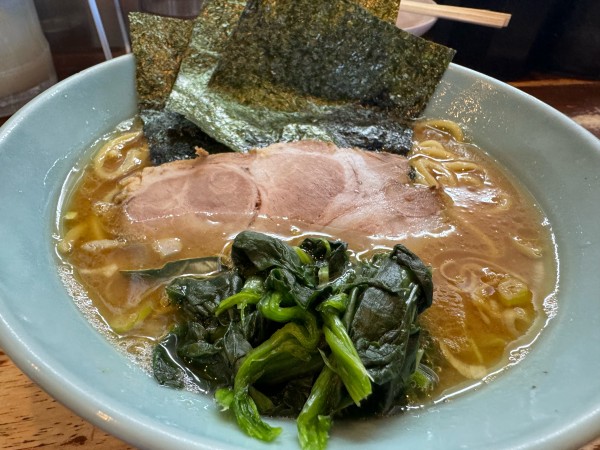 「ラーメン：並」@横浜家系ラーメン 家家家 飯田橋店の写真