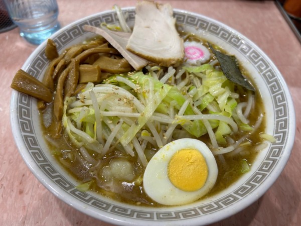 「中華そば（小）730円+野菜120円」@所沢大勝軒の写真