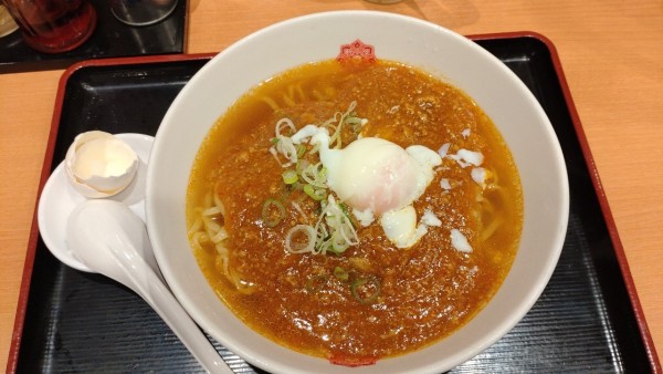 「温玉旨辛ラーメン」@日高屋 松戸西口駅前店の写真