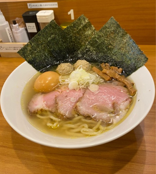 「全部のせ塩らーめん (燻製たまご) ¥1380」@しののめヌードルの写真