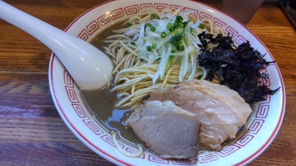 「濃厚煮干そば大盛り850円」@煮干中華そば専門 煮干丸の写真