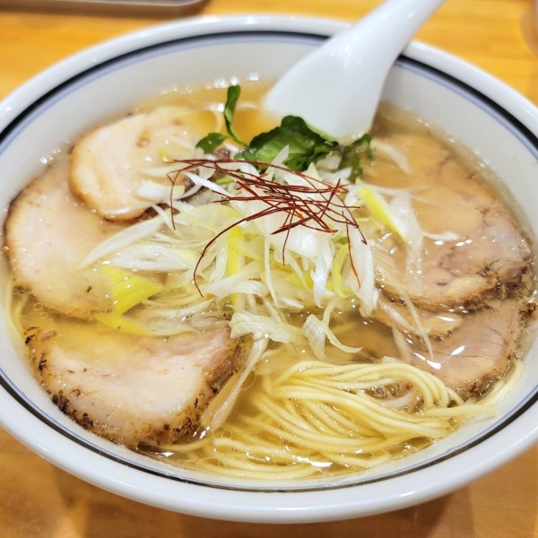 「熟成焼豚麺 塩」@利尻昆布ラーメン くろおび 六本木店の写真