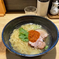 赤丸塩ラーメン