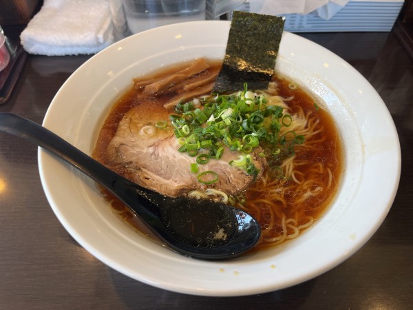 「大盛醤油らぁ麺 920円」@らぁ麺 金萬の写真