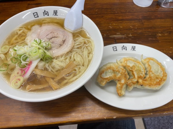 「ラーメンと餃子3個」@青竹手打ちラーメン 日向屋の写真
