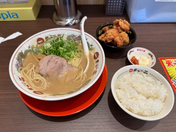 「こってり唐揚4個定食（並盛・120g）1,260円」@天下一品 太田店の写真