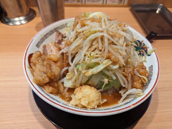 「みそ山950円　ミニ125㌘　全マシ」@豚山 八王子北野店の写真