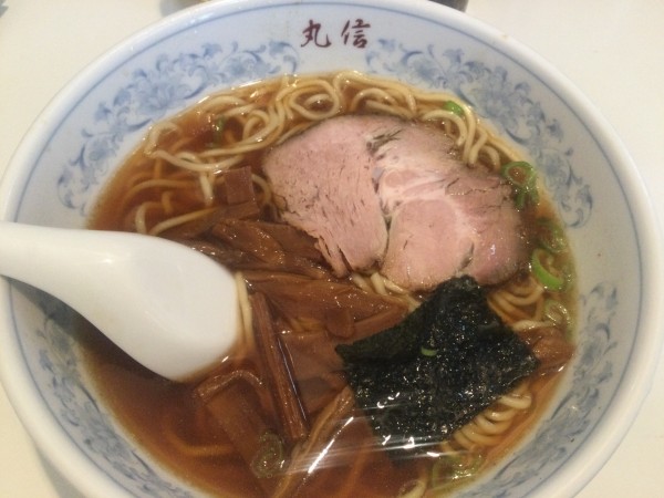 「キリンラガー・中瓶+ラーメン・少なめ(¥640+750)」@中華そば 丸信の写真