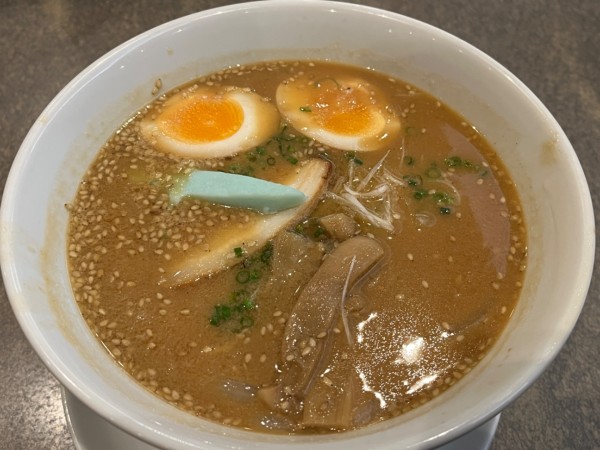 「スサノオラーメン」@出雲の國 麺家 出雲縁結び空港店の写真