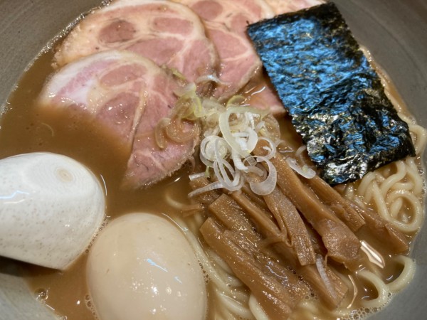 「味玉らーめん+チャーシュー」@麺屋吉左右の写真