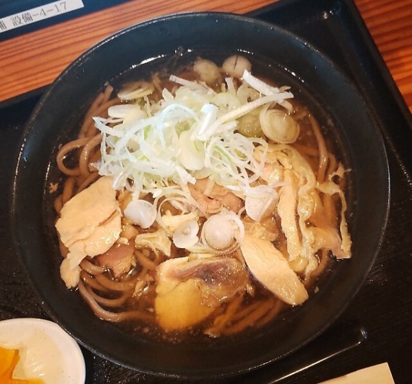 「肉そば／冷」@白鳥十郎そば本舗の写真