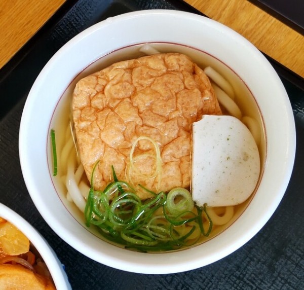 「きつねうどん（小）」@なか卯 さくらんぼ東根駅前店の写真