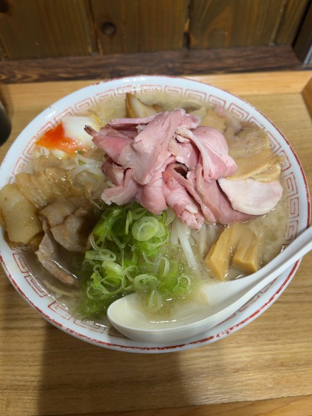 「【限定】天城黒豚のラーメン+肉増し」@らぁ麺 大金星の写真
