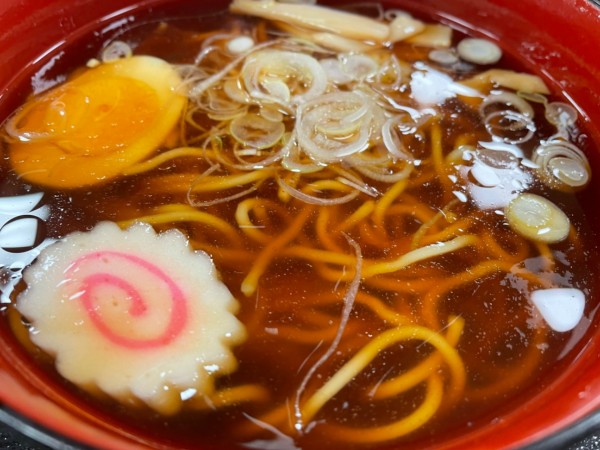 「ラーメン550円」@立ち喰いそば 松月庵の写真