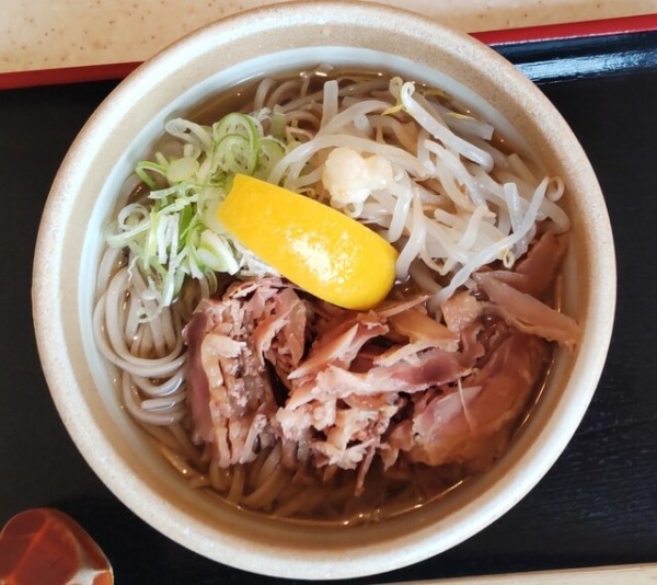 「肉そばレモン」@山形の肉そば屋の写真