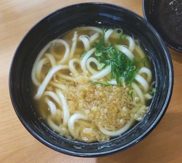 「天然だし うどん」@無添くら寿司 米沢店の写真