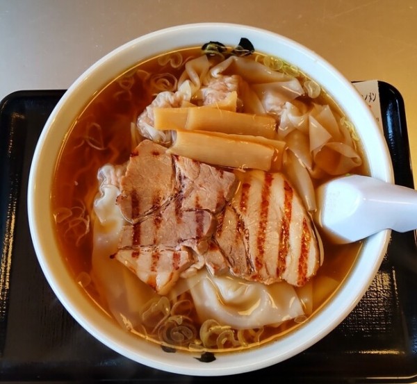 「ワンタン麺醤油」@花鳥風月 山形南店の写真