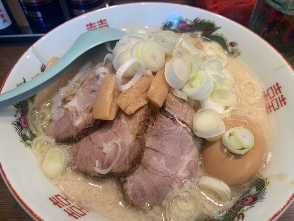 「チャーシュー玉子翔竜麺大盛り」@東京屋台らーめん 翔竜 北千住駅前店の写真