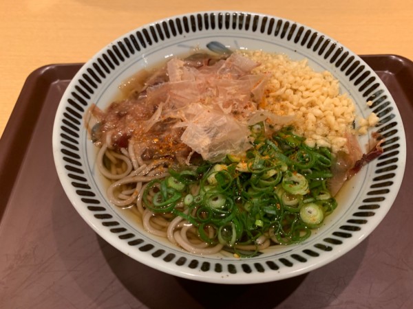 「かけそば 350円」@粋麺 あみ乃や 近鉄京都駅店の写真