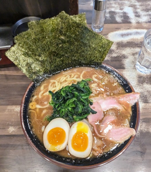 「のり玉ラーメン　1,160円」@神田ラーメン わいず 神田本店の写真