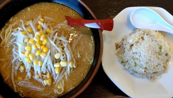 「チャーハンセット(850円税込)味噌󠄀味」@らぁめん味蔵の写真