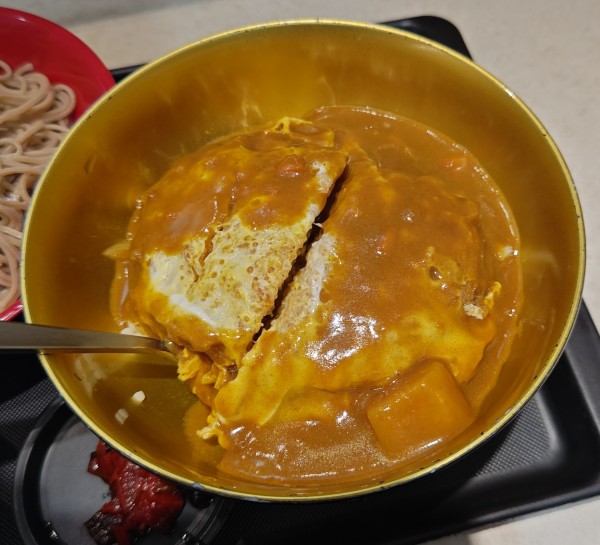 「贅沢カレーカツ丼」@名代 富士そば 秋葉原電気街店の写真