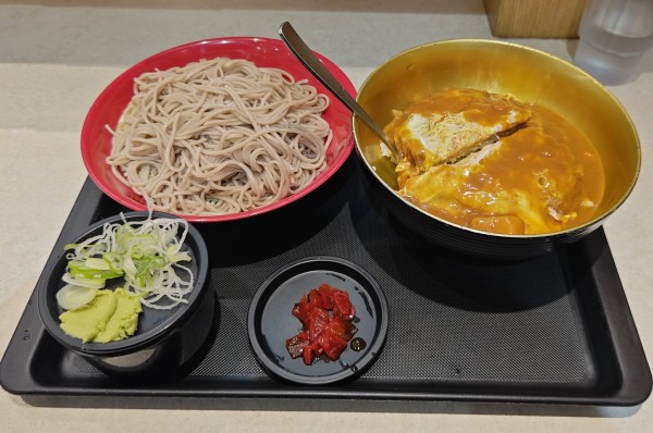 「もりそば（贅沢カレーカツ丼セット）」@名代 富士そば 秋葉原電気街店の写真