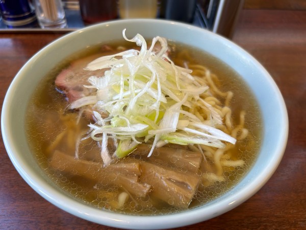 「醤油ラーメン800円」@麺や 三つ葉葵の写真