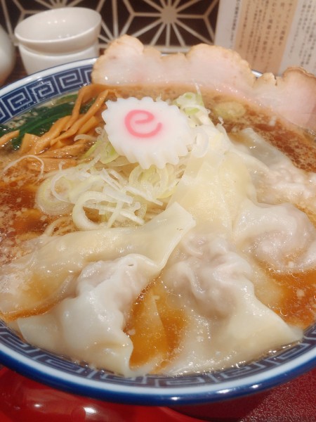 「ワンタン麺と餃子」@麺屋 八徳の写真
