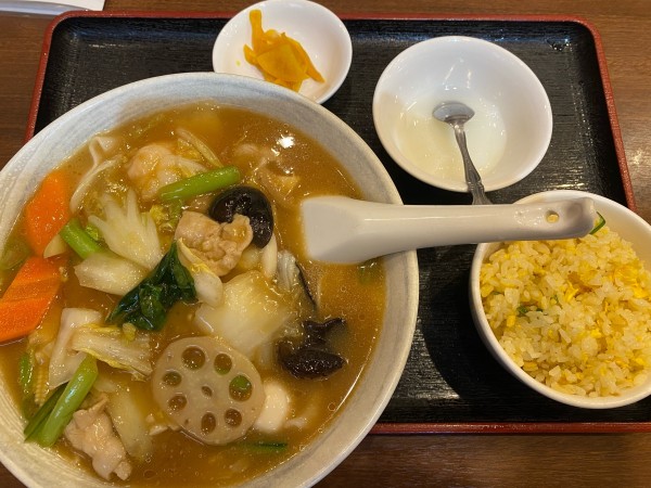 「海鮮五目刀削麺 890円 +10円でチャーハン食べ放題」@鴻祥軒の写真
