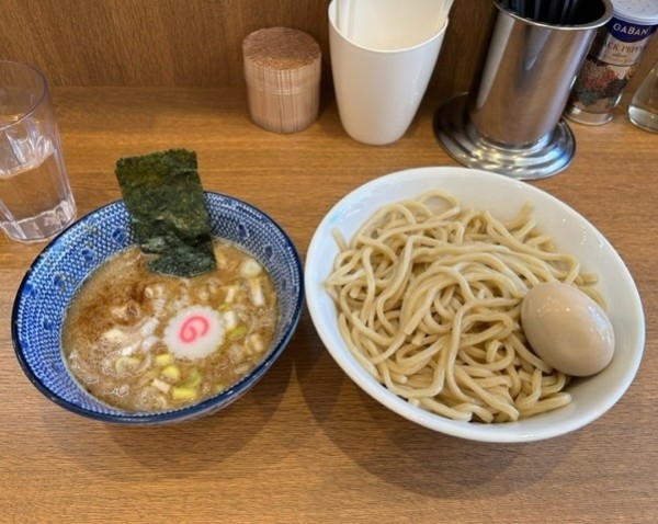 「つけ麺 大盛 1050円＋味玉 100円。」@つけめん さく間の写真