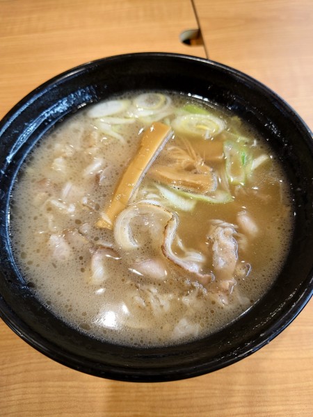 「牛さしとろラーメン」@無添くら寿司 京急川崎駅前店の写真