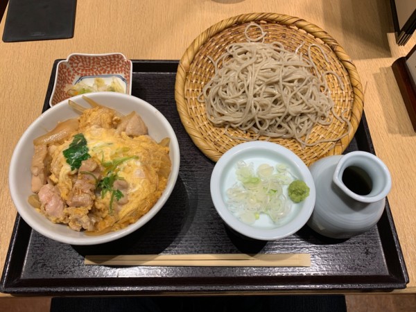 「親子丼とそば」@吉祥庵 ららぽーと豊洲店の写真