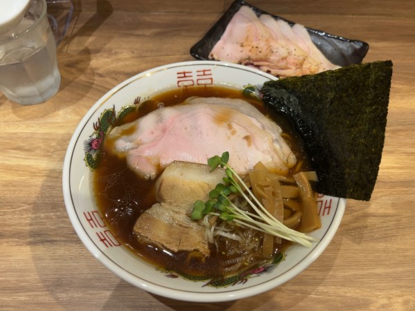 「中華そば 醤油＋肉増し」@麺庵 利休の写真