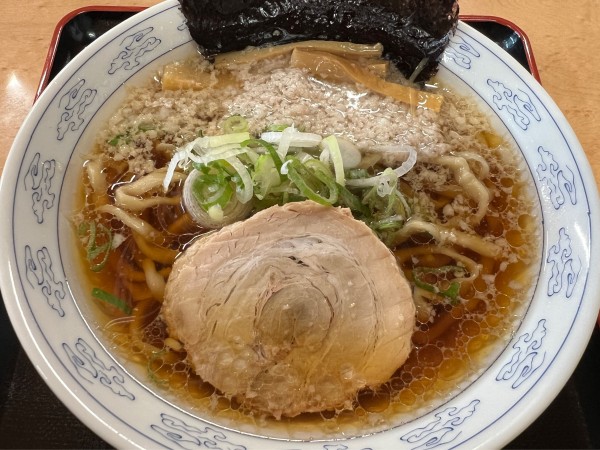 「煮干し中華 ハーフ コッテリ硬め太麺」@中華そば 雲ノ糸 酒田店の写真