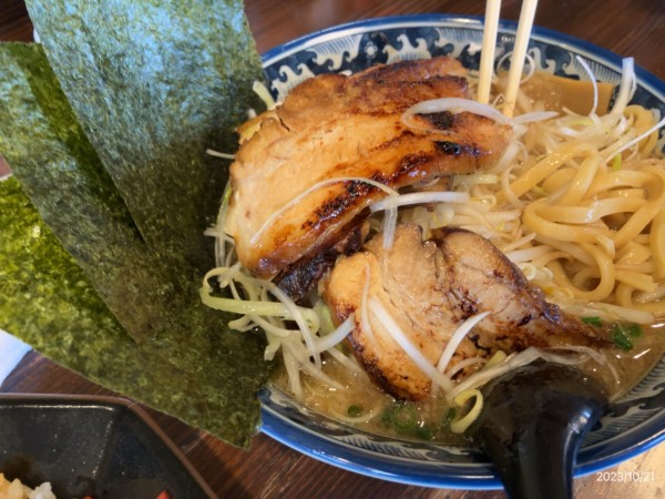 「Niku富士らあめん(1970円)」@焼豚食堂 河口湖店の写真