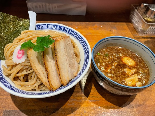 「特製炙りチャーシュー濃厚つけ麺（特盛）」@めいげんその写真