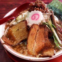 こってり煮干し中華そば醤油＋のせ郎