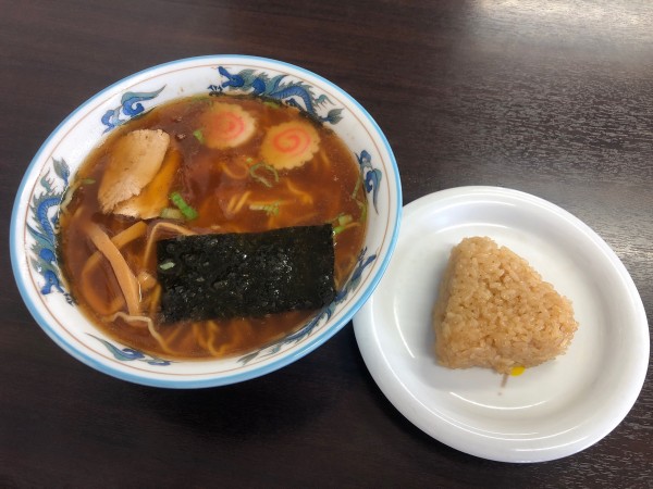 「支那そば＋しょうゆめし」@伊勢屋の写真